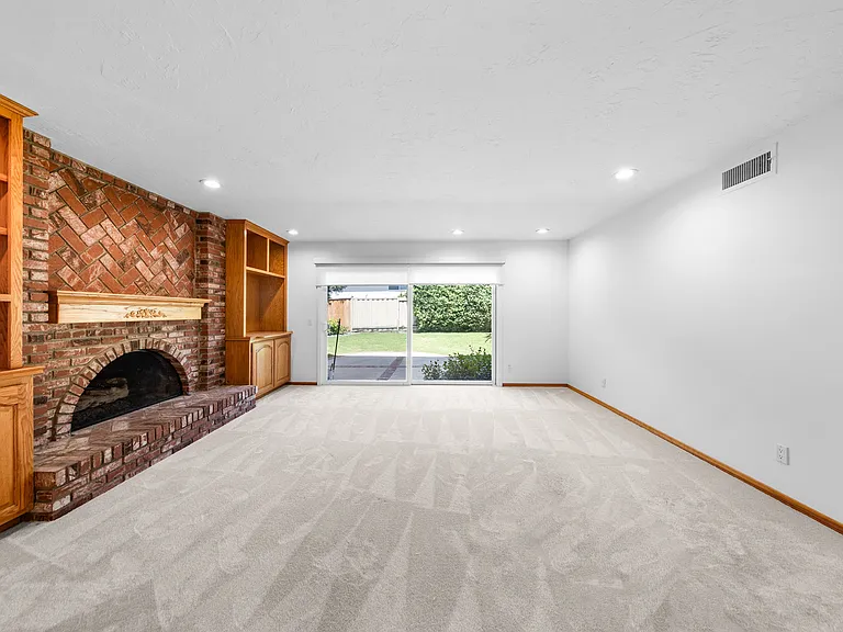 1518 S Brentford Ave — Photo 14