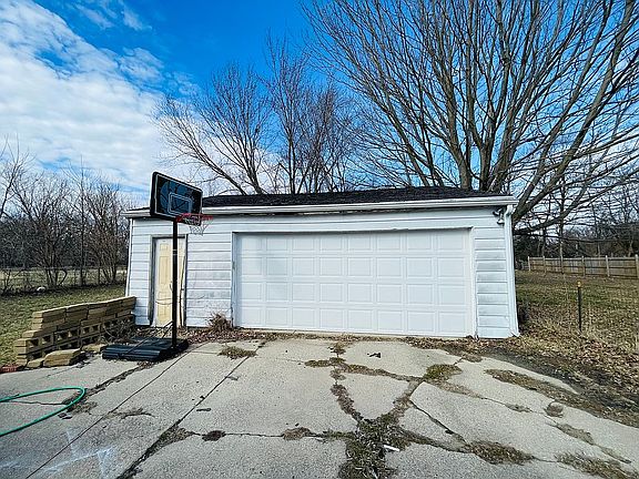 2nd image of 2004 W Miller Rd