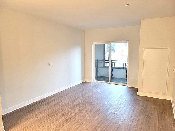 3rd image of 400 N Main St #421