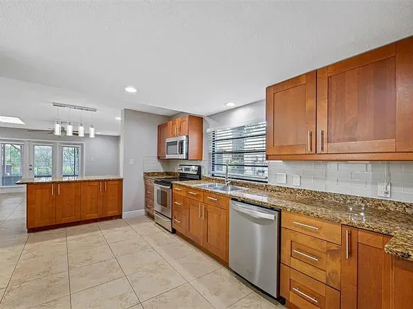 3910 W Pine St, Tampa, FL 33607