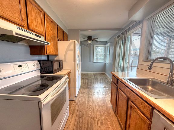 5th image of 2822 W Sanson Ave