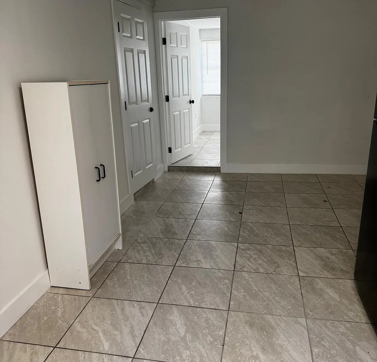2 bed, 840 sqft, $1,900 — Photo 2