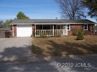 214 S Sycamore Dr, Hanover, IN 47243