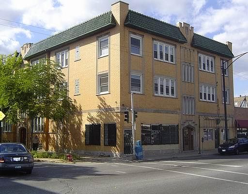 1st image of 4010 W Wellington Ave #2