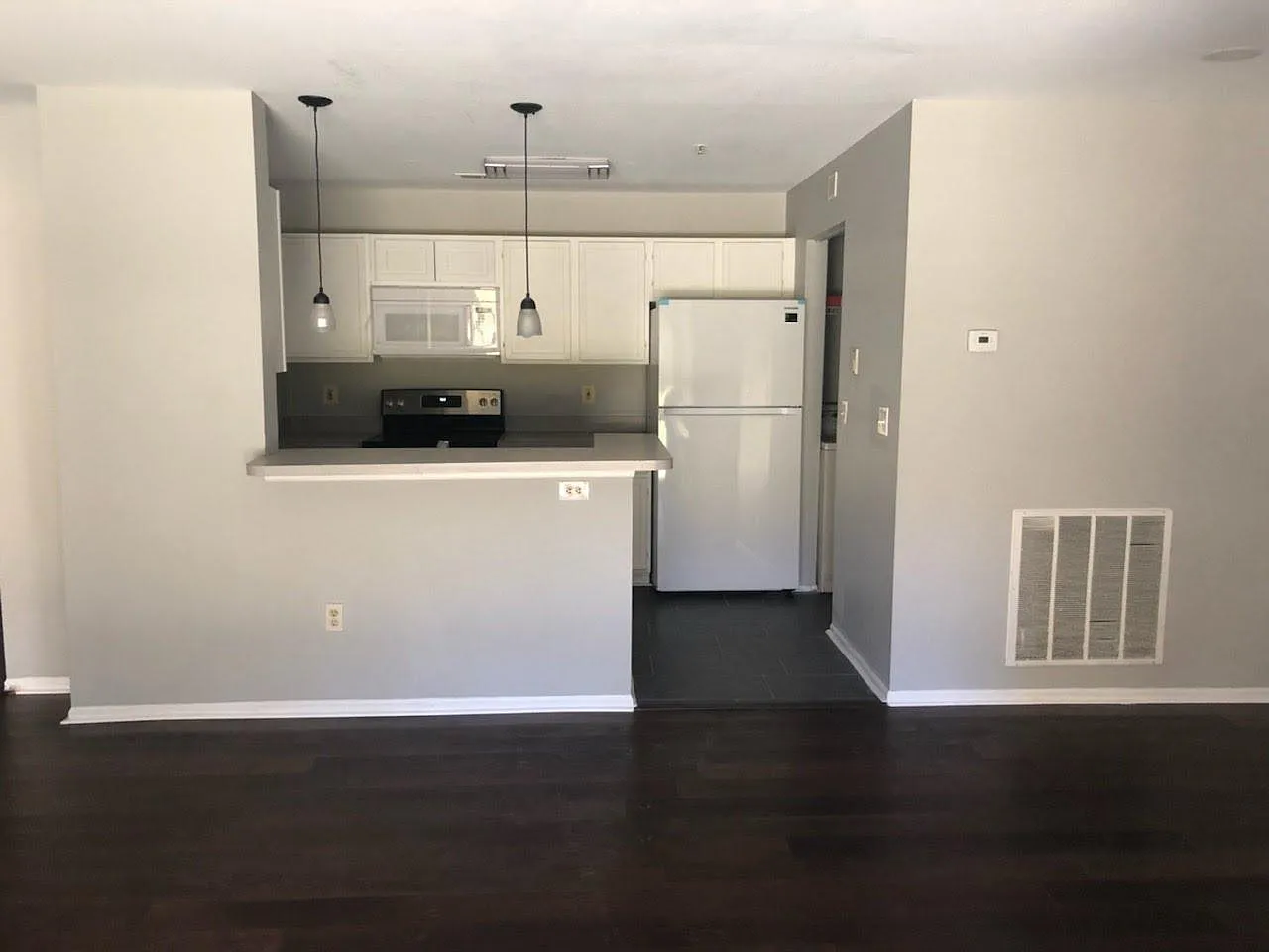 3 bed, 1115 sqft, $2,000 — Photo 4