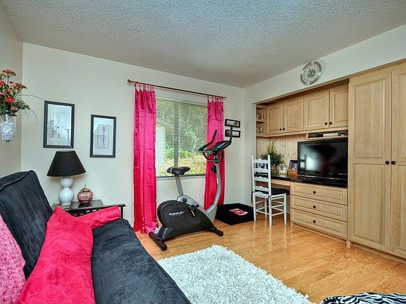 2nd image of 2803 Pemberton Creek Dr
