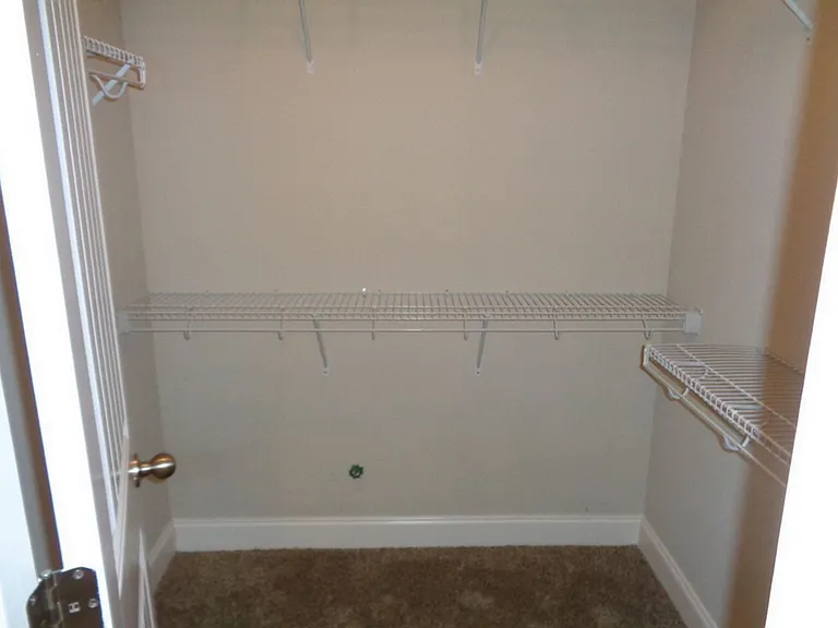 422 Walker Cir — Photo 10