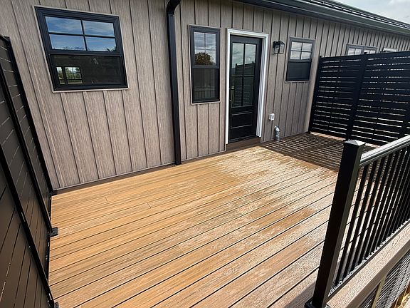 2nd image of 806 S Central Rd #202