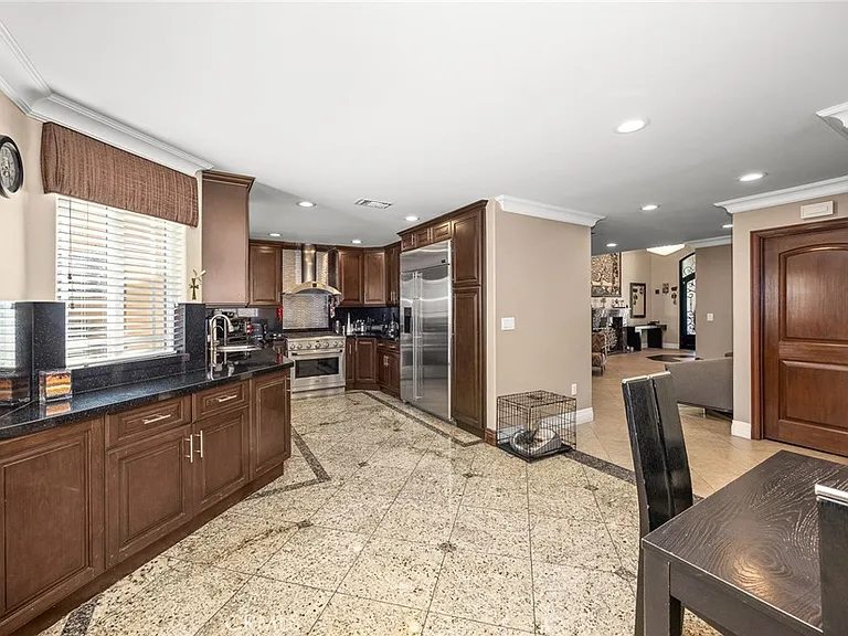 10610 Oak Tree Way — Photo 16