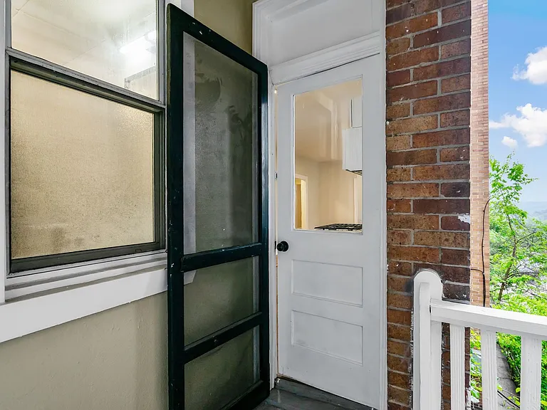 701 Brownsville Rd — Photo 37
