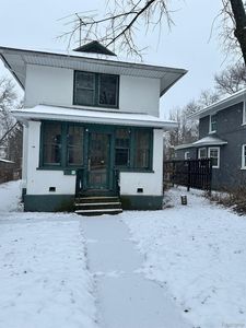 96 Oliver St, Pontiac, MI, 48342