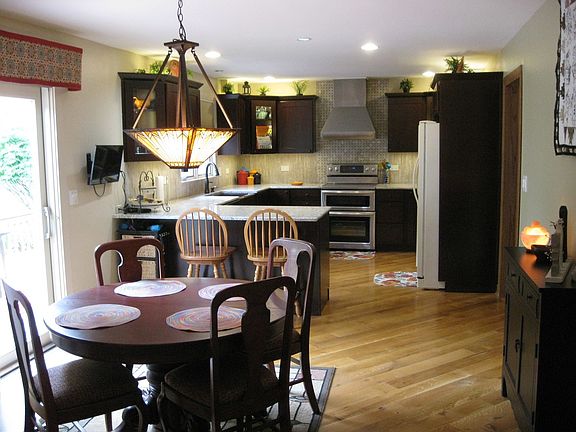 3rd image of 12419 Melvina Ave