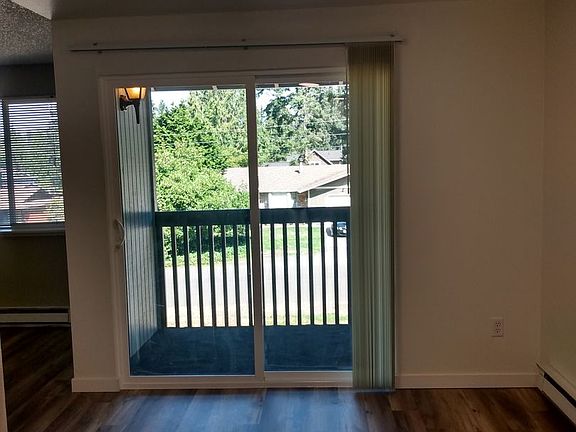 2nd image of 9822 158th St E APT 3