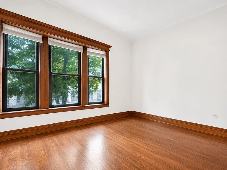 1004 W Dakin St #1 — Photo 2