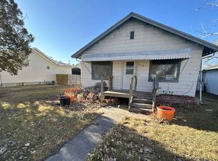 513 S Main St, Rushville, NE 69360