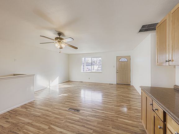 3rd image of 2261 Phillips Dr