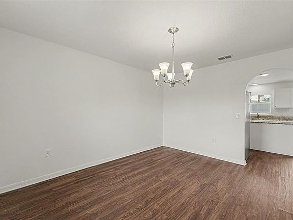2nd image of 2007 Elmhurst Ln