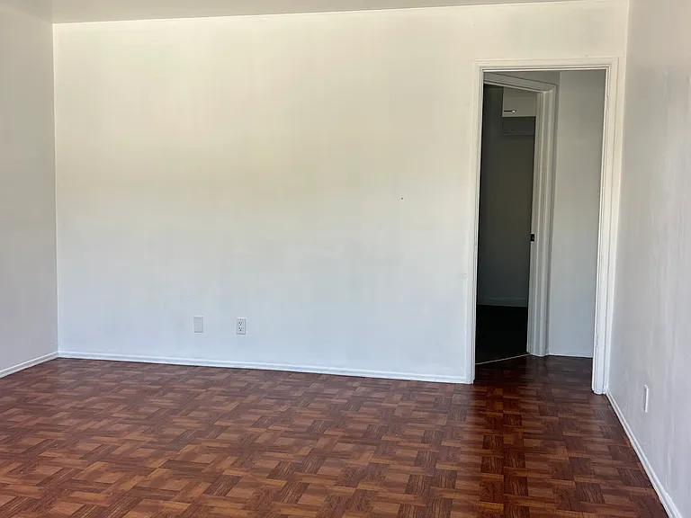 704 Leonard Ave #A — Photo 2