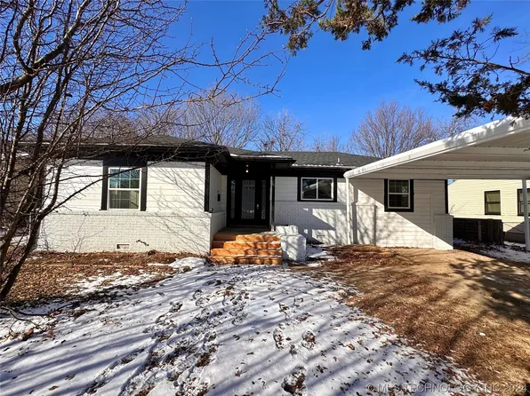 1106 S Russell St, Skiatook, OK 74070