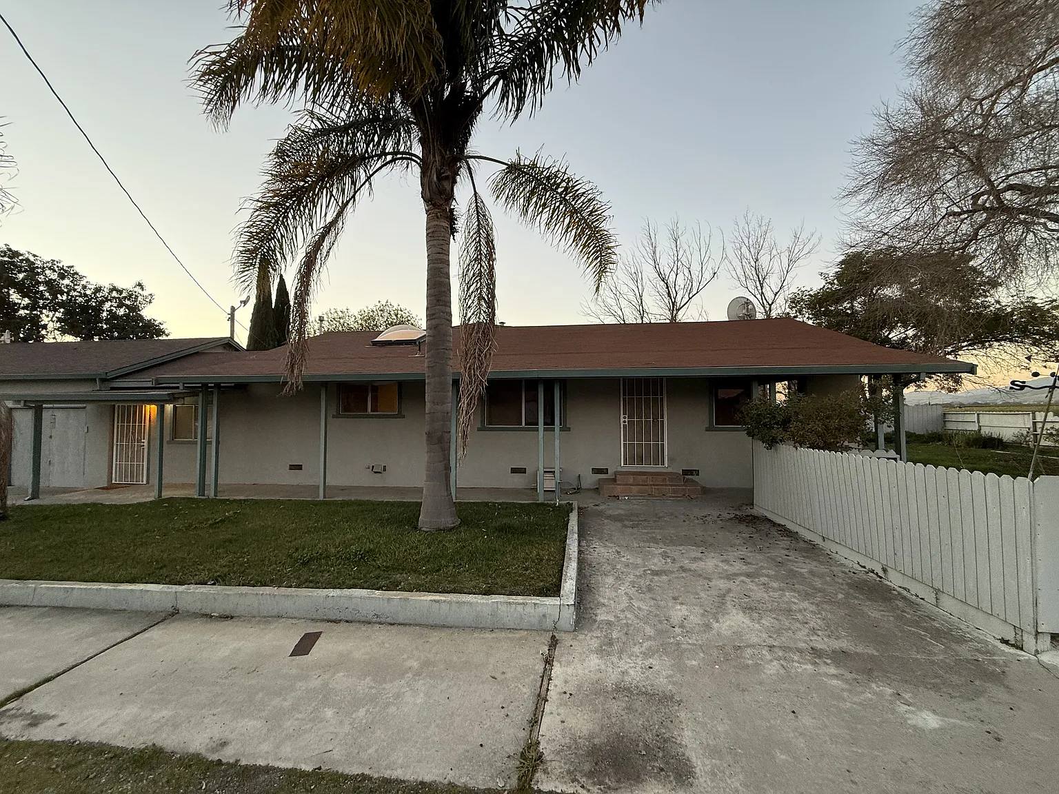 4 bed, $4,000 — Photo 1