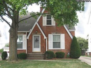 6902 Brownfield Dr, Parma, OH 44129