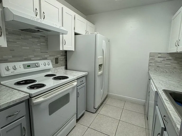 2304 Inagua Way — Photo 8