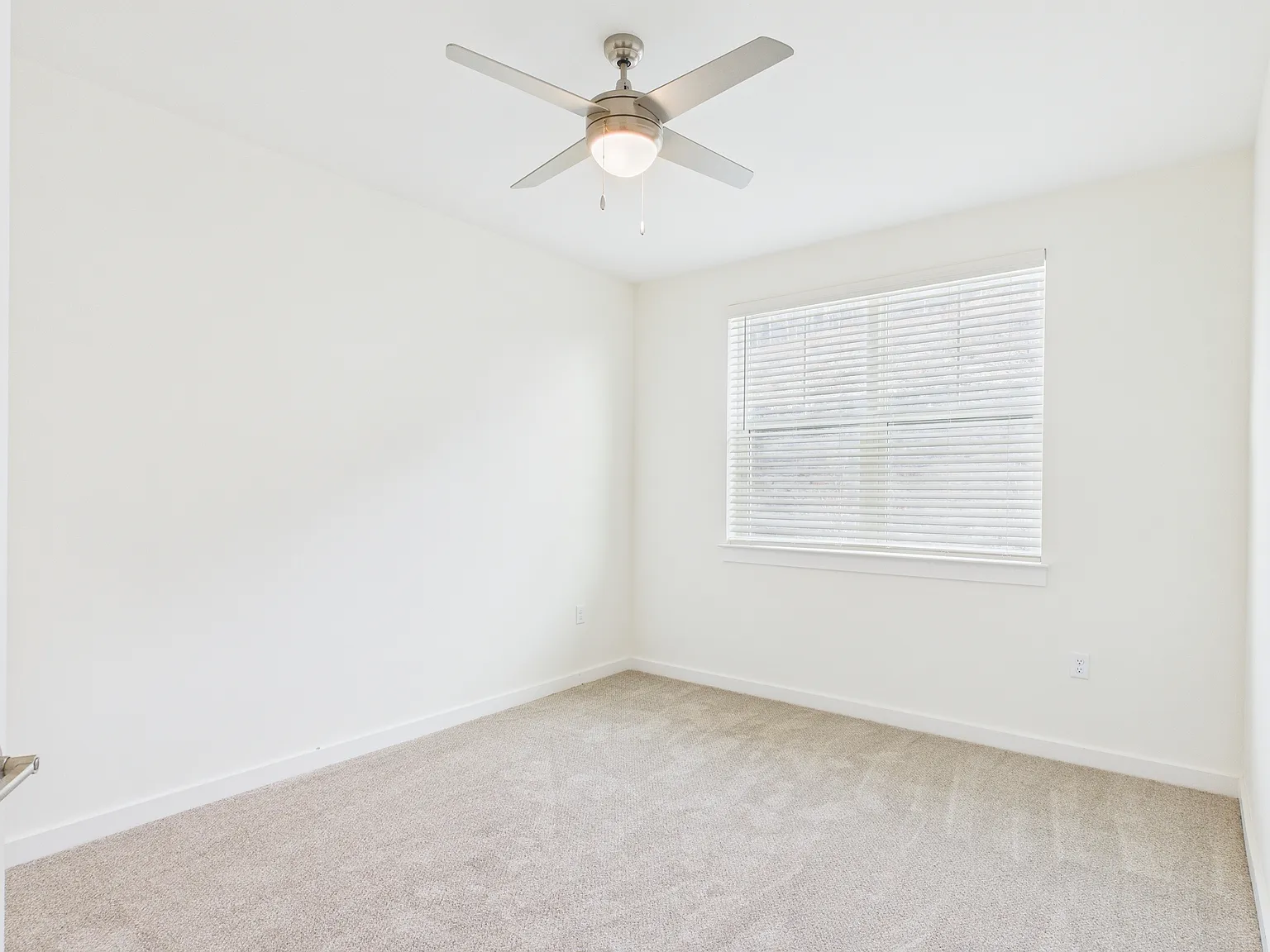 2 bed, 1267 sqft, $1,749 — Photo 2