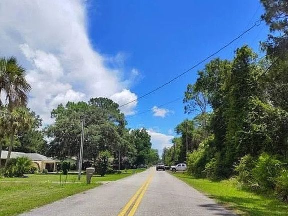 5th image of 809 N Golf Course Dr