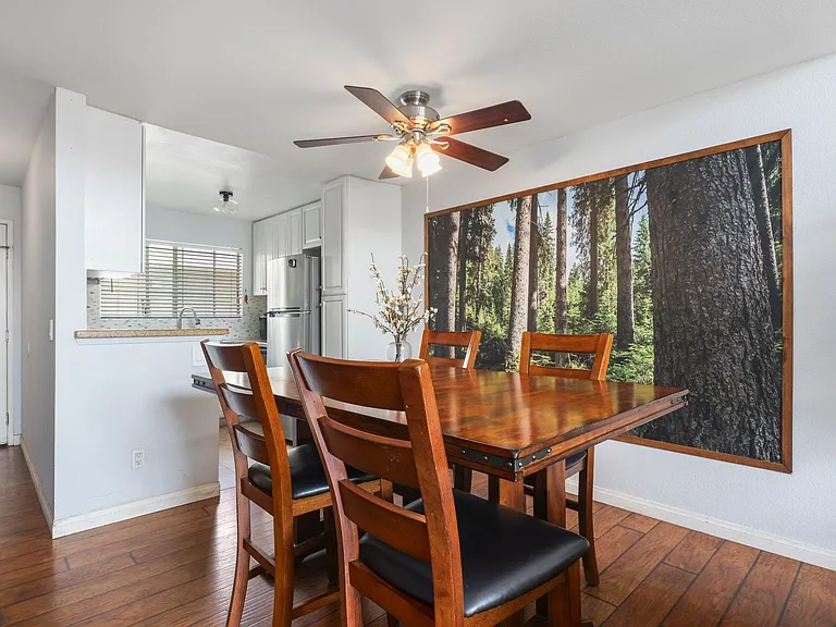 5500 Owensmouth Ave #323 — Photo 6