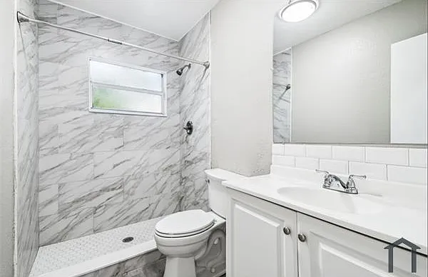 803 W Warren St — Photo 18