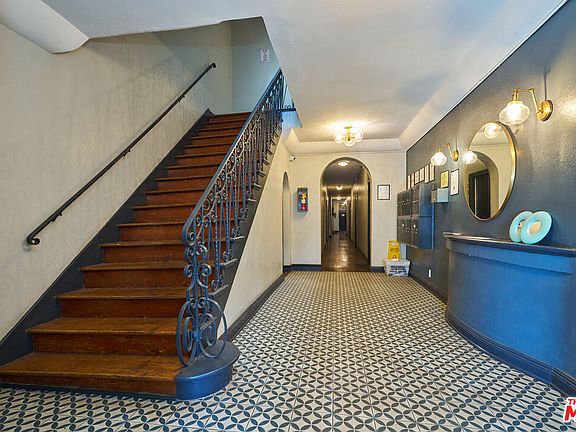 5th image of 5737 Lexington Ave