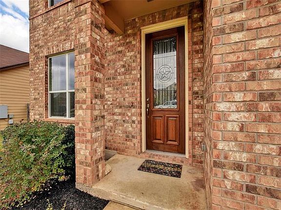 4th image of 833 Apricot Dr