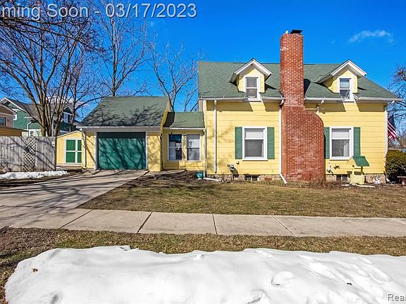 4th image of 307 N Washington St