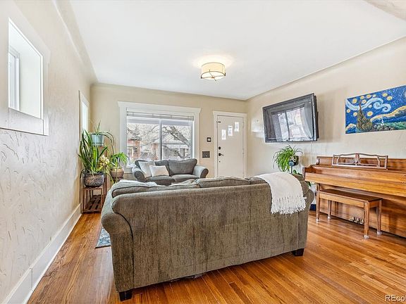 5th image of 2928 York Street