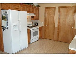 3rd image of 2717 SE 94th St