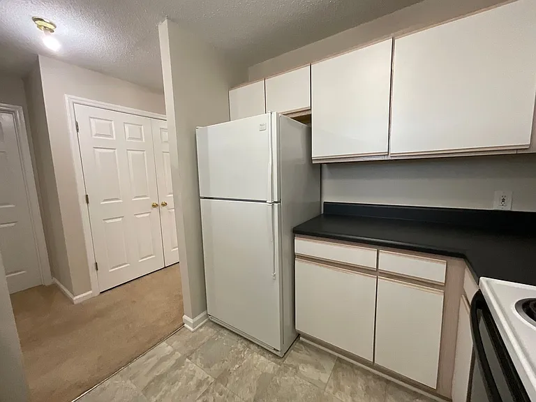 Meridian Park Apartments — Photo 24