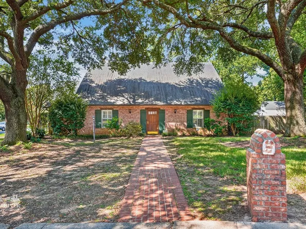 10130 Thornwood Dr, Shreveport, LA 71106