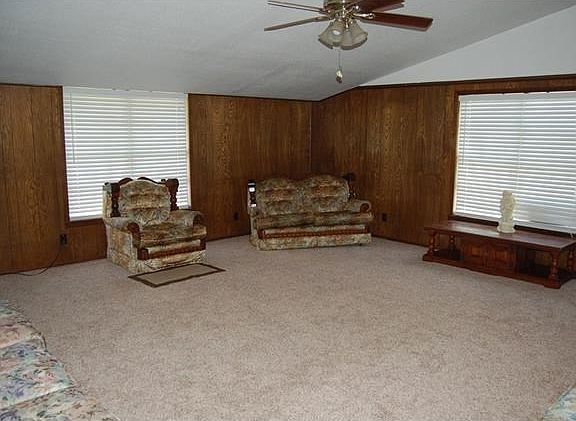 3rd image of 213 Cherry Dr