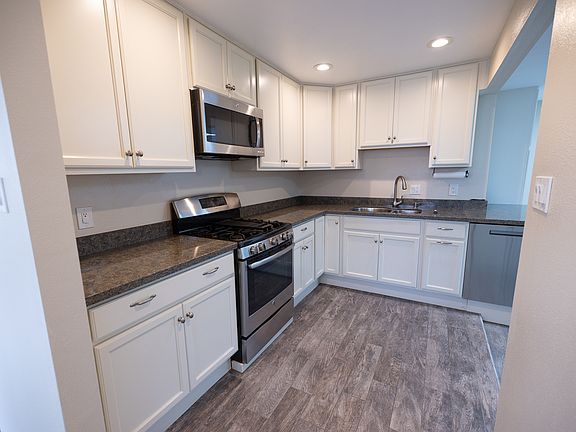 4th image of 3505 Idlewild Way