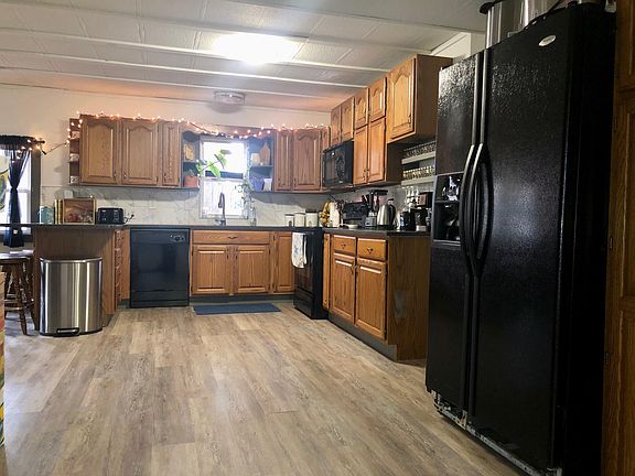 4th image of 2567 E Blaine St