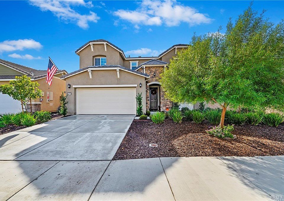 1st image of 24793 Coldwater Canyon Trl