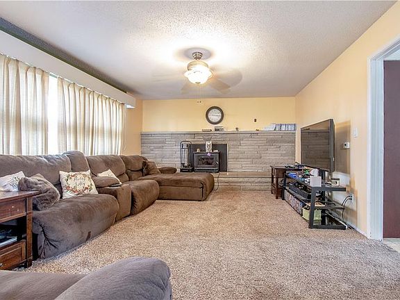 3rd image of 1223 W County Road 57