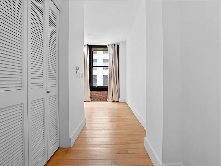 460 S Spring St #512 — Photo 17