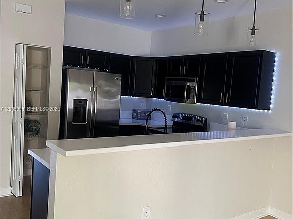 4th image of 3208 SE 5th Ct