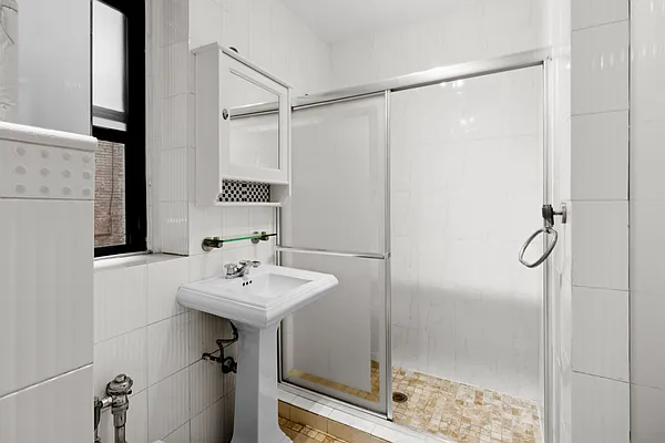 Sold by HomeDax Real Estate | media 11