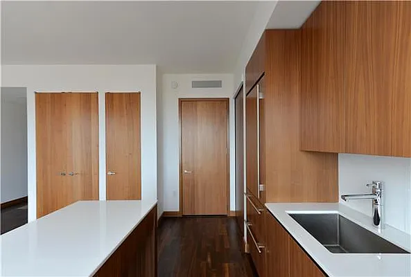 Rented by 212 Consulting Corp | media 32