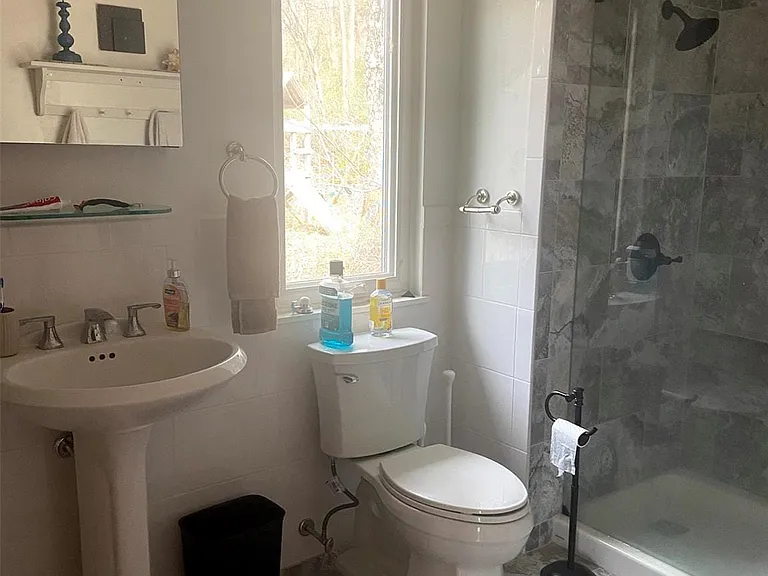 46 Patricia Ln — Photo 20