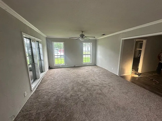 1727 N Lockhart St — Photo 2