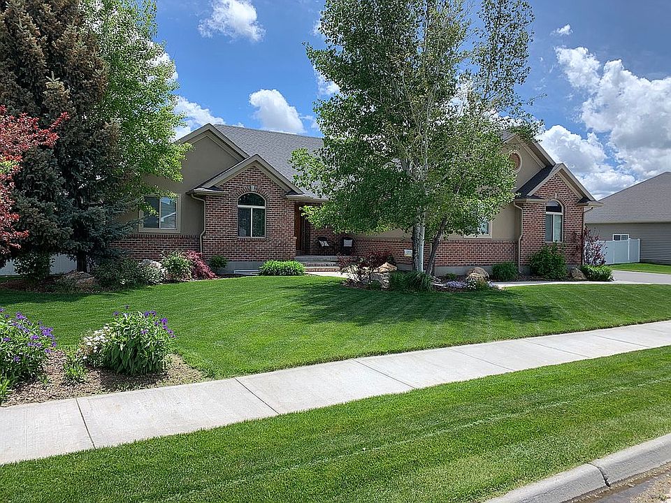 1st image of 3660 E Clearfield Ln