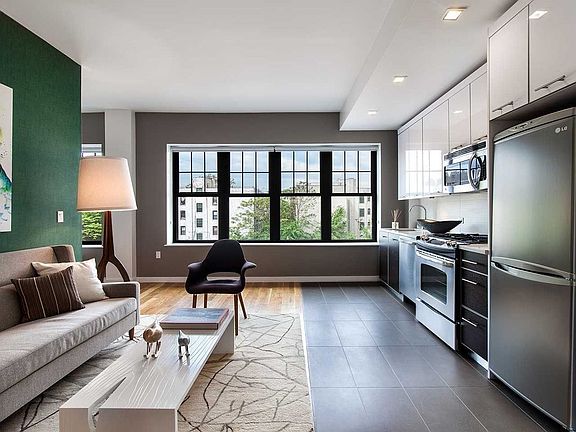 3rd image of 10 Saint Pauls Pl APT 1E